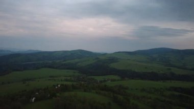 Havadan görünümü Karpat Dağları