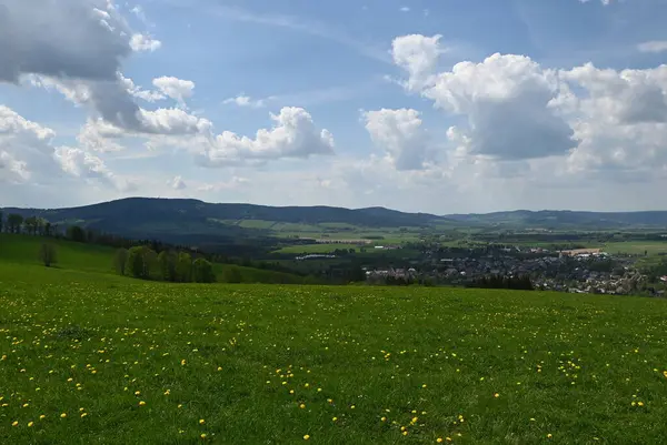 Dağların güzel manzarası