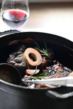 Lezzetli bir yemeğin kapağı.