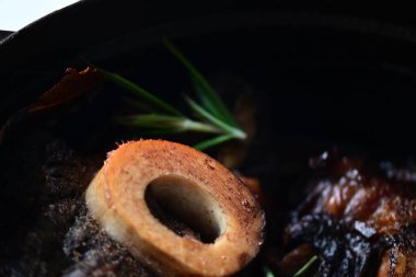 Lezzetli yiyeceklere yakın.