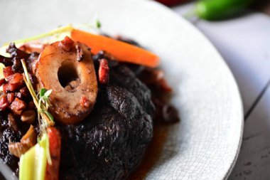 Lezzetli Asya yemeklerinin yakın görüntüsü