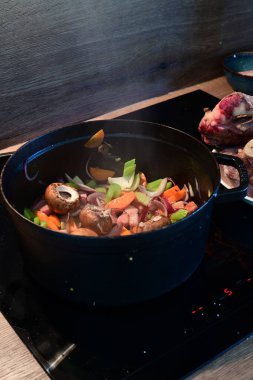 Lezzetli Asya yemeklerinin yakın görüntüsü