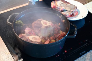 Lezzetli Asya yemeklerinin yakın görüntüsü