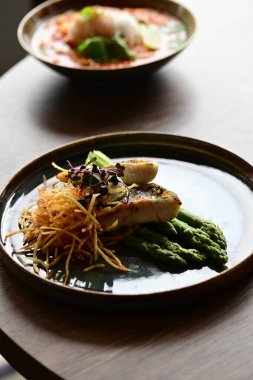 Lezzetli Asya yemeklerinin yakın görüntüsü