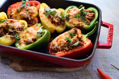 Biberli et, sebze ve pilav.