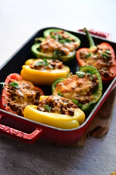 Peynirle doldurulmuş biber.