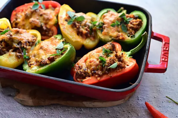 Biberli et, sebze ve pilav.