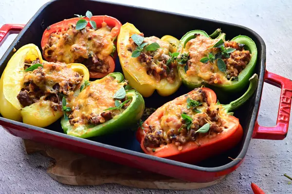 Doldurulmuş biber ve sebze.