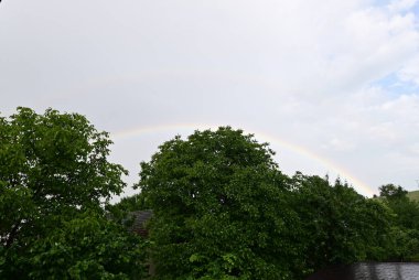 Gökyüzünde gökkuşağı