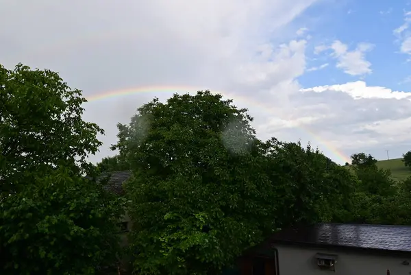 Fırtınadan sonra gökkuşağı