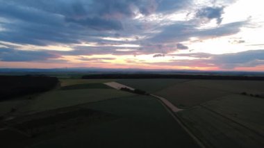 Sahada gün batımı