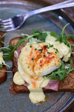 haşlanmış yumurta ve haşlanmış yumurta.