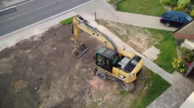 Yeni evi olan bir inşaat alanının havadan görünüşü