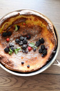 Lezzetli ev yapımı yaban mersinli kek