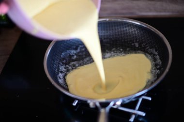 Tavadaki çırpıcının yakın çekimi.