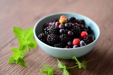 Kasede böğürtlen ve böğürtlen