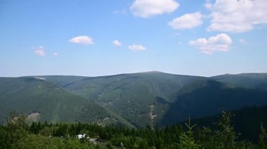 Dağların güzel manzarası