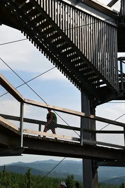 Dağlarda yaşayan insanlar