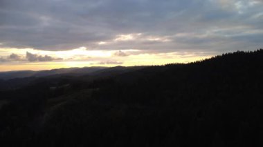 Dağlarda gün batımı