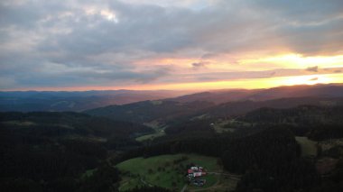 Dağların havadan görünüşü