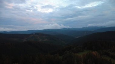 Dağların güzel manzarası