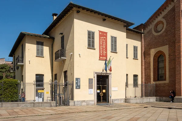 Leonardo Da Vinci 'nin Piazza Santa Maria delle Grazie' deki Son Akşam Yemeği (L 'ultima Cena) tablosunun yer aldığı Cenacolo Vinciano müzesine giriş. Milan, İtalya