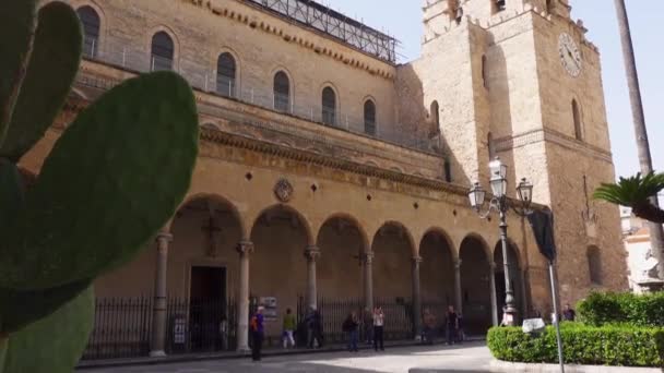 Palermo Entrada Catedral Monreale Com Pessoas Turistas Verão Catedral Bizantina — Vídeo de Stock