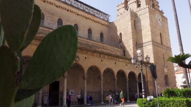 Palermo Entrada Catedral Monreale Com Pessoas Turistas Verão Catedral Bizantina — Vídeo de Stock