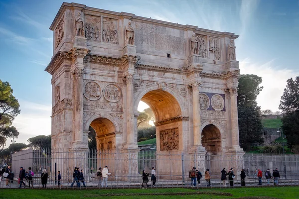 Roma, Kolezyum yakınlarındaki Konstantin Kemeri. Arco di Costantino. Roma, İtalya