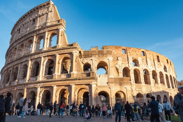 Roma Coliseo Coliseo Con Peolpe Turistas Roma Italia Fotos de stock