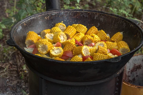 Corn Cobs Other Vegetables Fried Cast Iron Cauldron Outdoor Wood — Stock Photo, Image