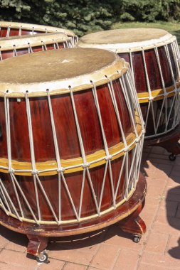 Geleneksel Kore davulları. Yakın plan.
