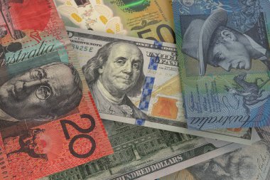 Avustralya doları ve Amerikan doları banknotları. Nakit. Mali konsept.