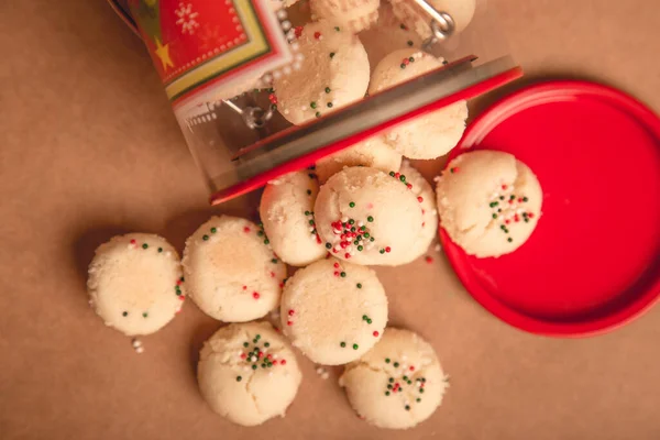 Kurabiye ve çikolatalı kurabiye..