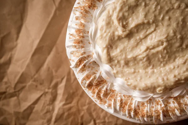 Kremalı beyaz çikolatalı pasta.