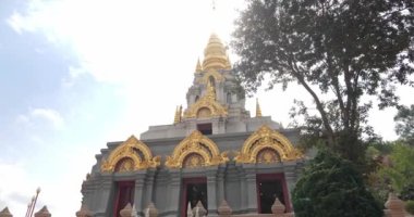 Sinakarintra Stit Mahasantikhiri Pagoda (Wat Santikhiri), Doi Mae Salong, Chiang Rai Eyaleti, Kuzey Tayland.