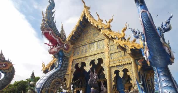 位于清莱省的荣孝十寺是泰国北部最有名的旅游胜地之一 令人叹为观止的泰国旅游理念 — 图库视频影像