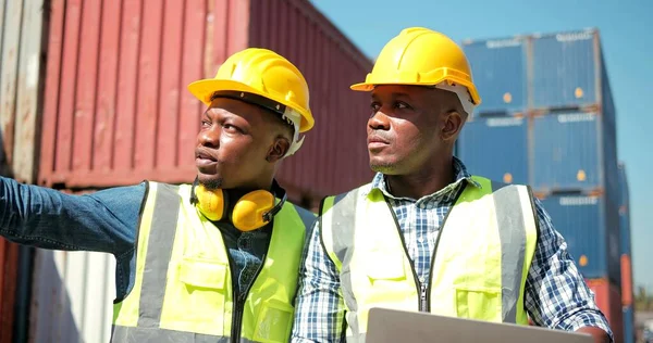 Two Professional African Engineers Wearing Safety Uniform Hard Hats Working — Stock Photo, Image