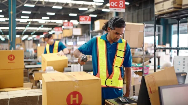 Warehouse Worker Using Code Reader Scanning Parcels System While Working — Stock Photo, Image