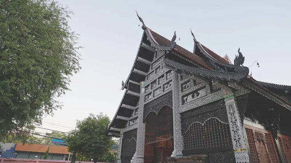 Tayland 22 Kasım 2022: Wat Lok Molee, Chiang Mai 'deki antik bir tapınak, 100 yaşın üzerinde..