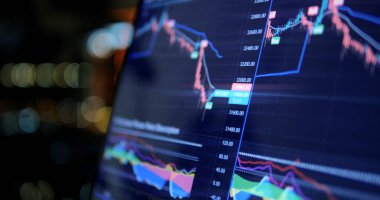 İş veri grafiği ve büyüme mali grafik raporlarının fütüristik finans hakkındaki ekran grafiğini kapat. Dijital pazarlama stratejisi. İş kavramları