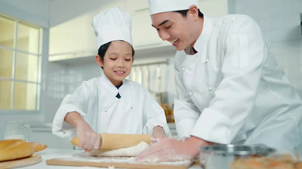 Aziatische Chef Kok Man Jongen Chef Kok Uniform Koken Bakken — Stockfoto