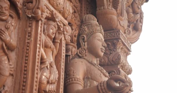 真理的圣地 Prasat Sut Tum 泰国帕塔亚郊外海边美丽的木制寺庙 神奇的泰国旅游理念 — 图库视频影像