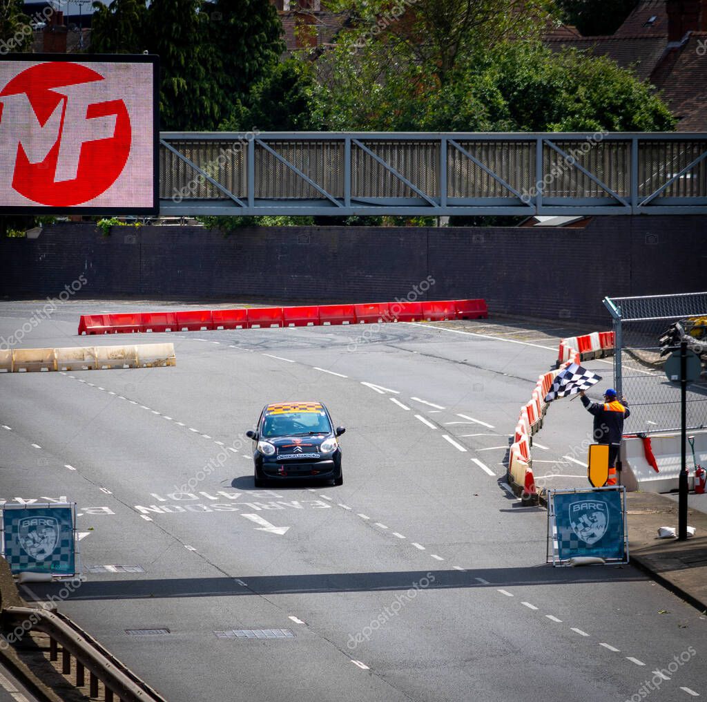 Scarse Vendite Di Auto Elettriche Nel Regno Unito: Ora La Colpa è Di - Foto 12