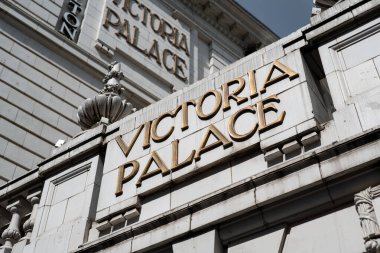 Londra 'daki Victoria sarayı tiyatrosu.