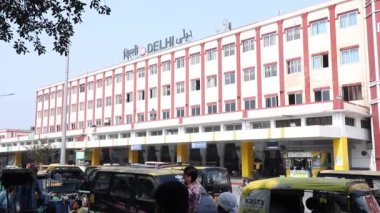 Video of Old Delhi Station, India.