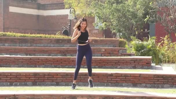 Video Slim Woman Gym Outfit Doing Marching Workout Exercise — Wideo stockowe