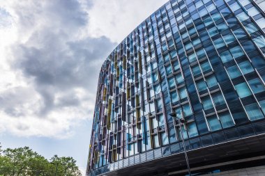 Westminster Köprüsü 'ndeki Park Plaza Otel' de Londra 'nın kalbinde modern tasarım sergileniyor.