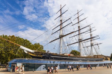 Greenwich, Londra 'da korunmuş bir çay kırpma gemisi olan Cutty Sark, deniz tarihi ve turizmin sembolü olarak duruyor..