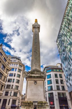 Büyük Londra Yangını Anıtı, şehirde tarihi bir taş sütun..